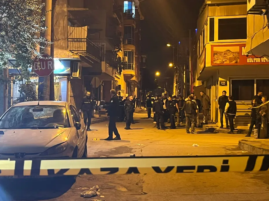 İzmir'de iş yerine silahlı saldırı: 1 ölü, 3 yaralı