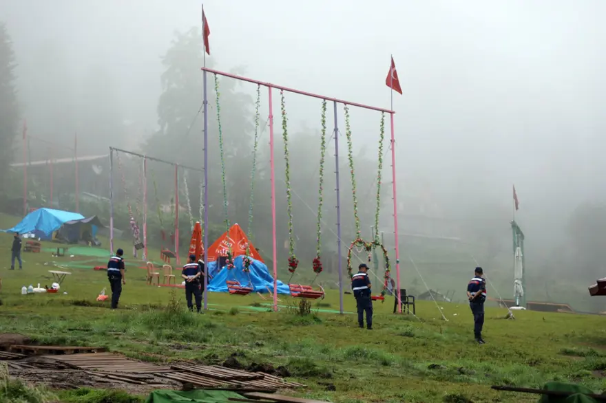 Ayder'de salıncaklar kaldırıldı 3