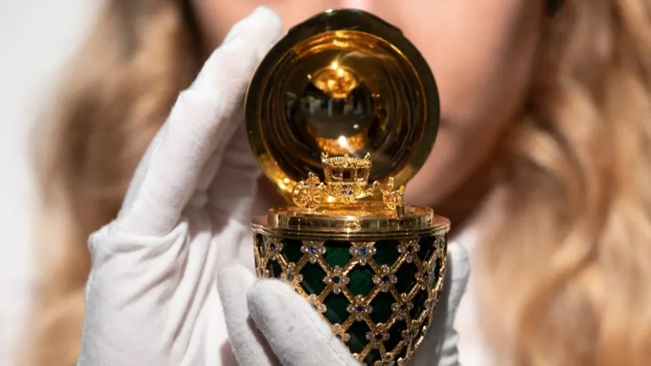 James Bond Ahtapot yumurtası kolyesini çalıp yutan kişi tutuklandı