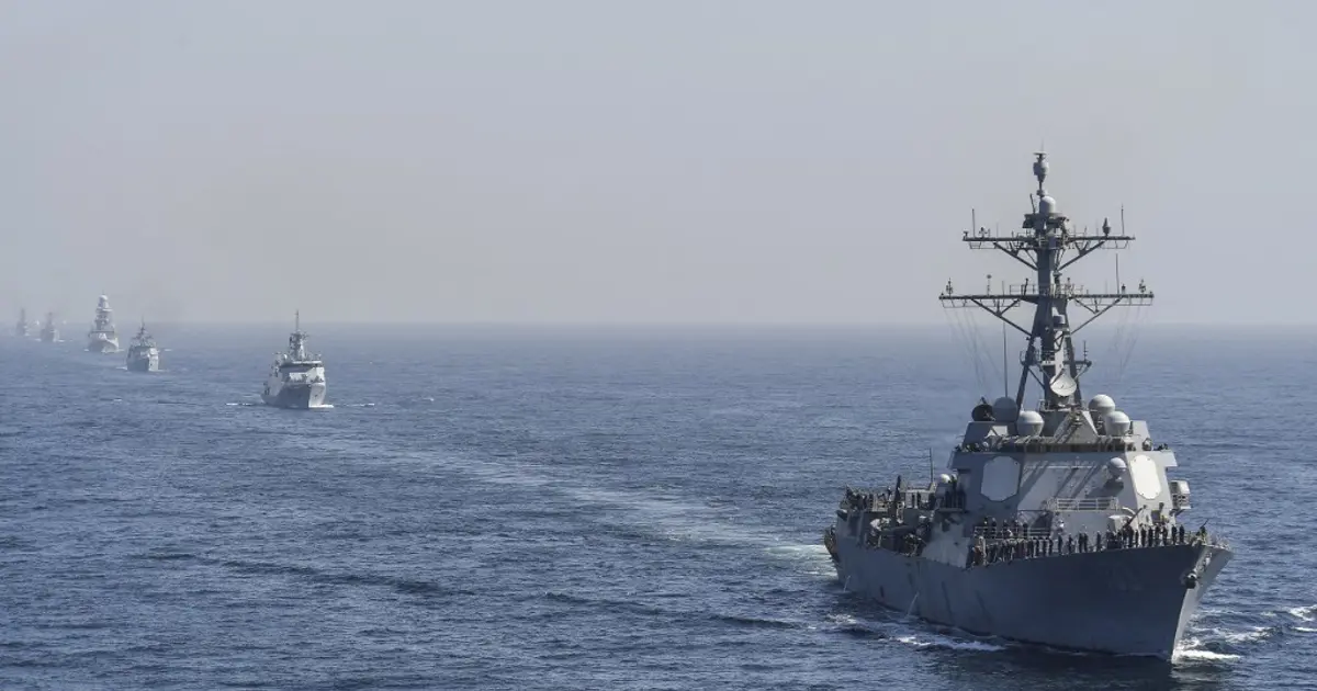 Amerikan savaş gemileri birbiriyle çarpıştı, 2 kişi yaralandı