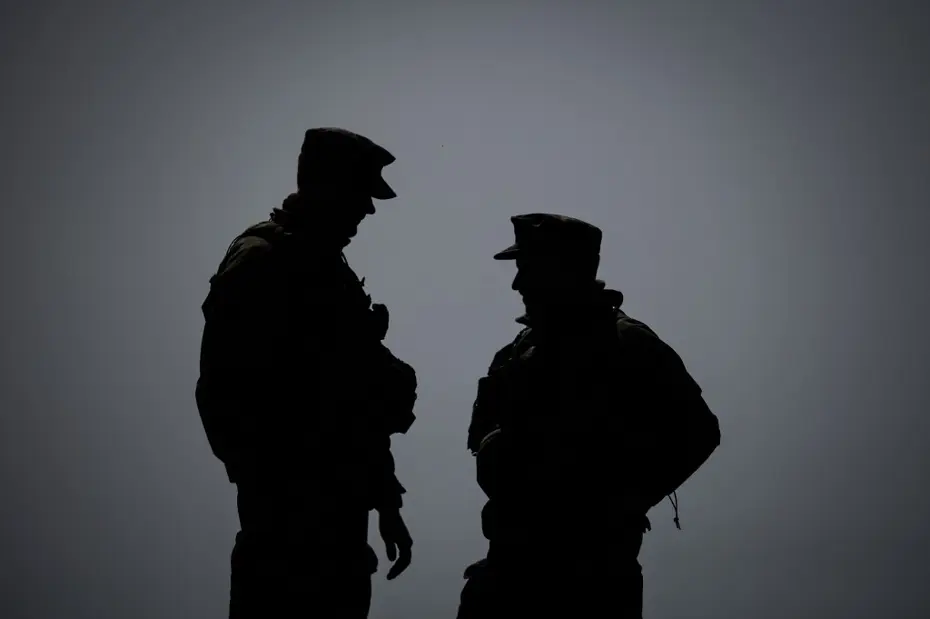 Norveç Grönland'ı ABD'ye karşı 2 askerle savunacak