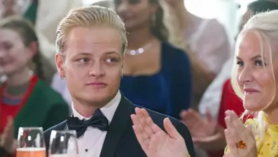 Annesi Epstein belgelerinde, oğlu 38 suçtan mahkemede