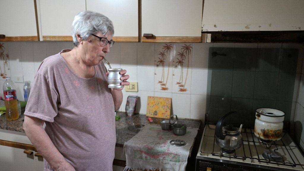 Faturalar ve yalnızlık yaşlıların en büyük derdi. Çareyi arkadaşlık sitesinde buldular