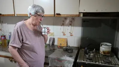 Faturalar ve yalnızlık yaşlıların en büyük derdi. Çareyi arkadaşlık sitesinde buldular