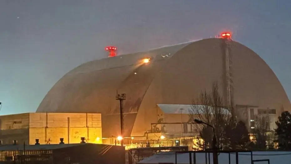 Çernobil'in koruma kalkanı delindi. Radyasyon sızıntısı olabilir