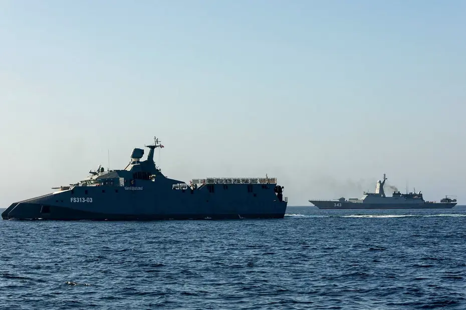 İran, ABD ile masaya oturmadan Hürmüz Boğazı'nda askeri tatbikat başlattı