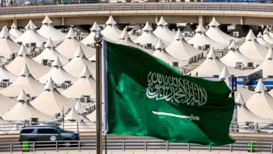 Suudi Arabistan'da yakıt tankerine çarpan otobüste 45 kişi öldü