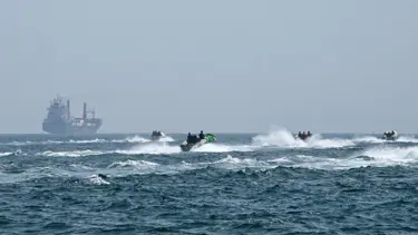 Devrim Muhafızları meydan okudu, Trump "Koşulsuz teslimiyet" istedi