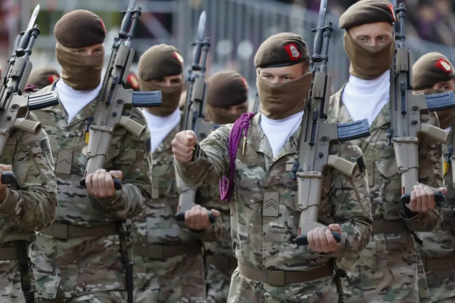 Belçika'da 17 yaşındaki gençler gönüllü askerliğe çağrıldı