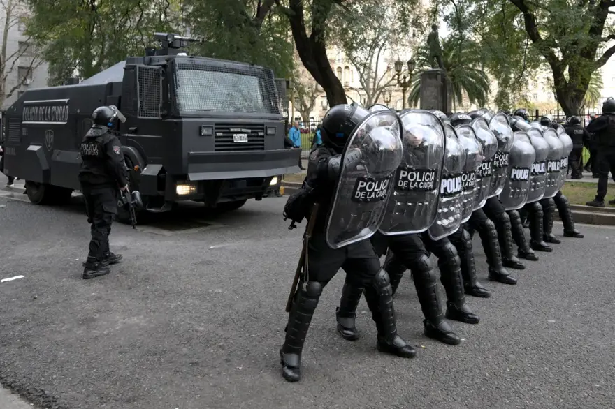 

BAŞARISI DIŞ DESTEĞE BAĞLI

 3