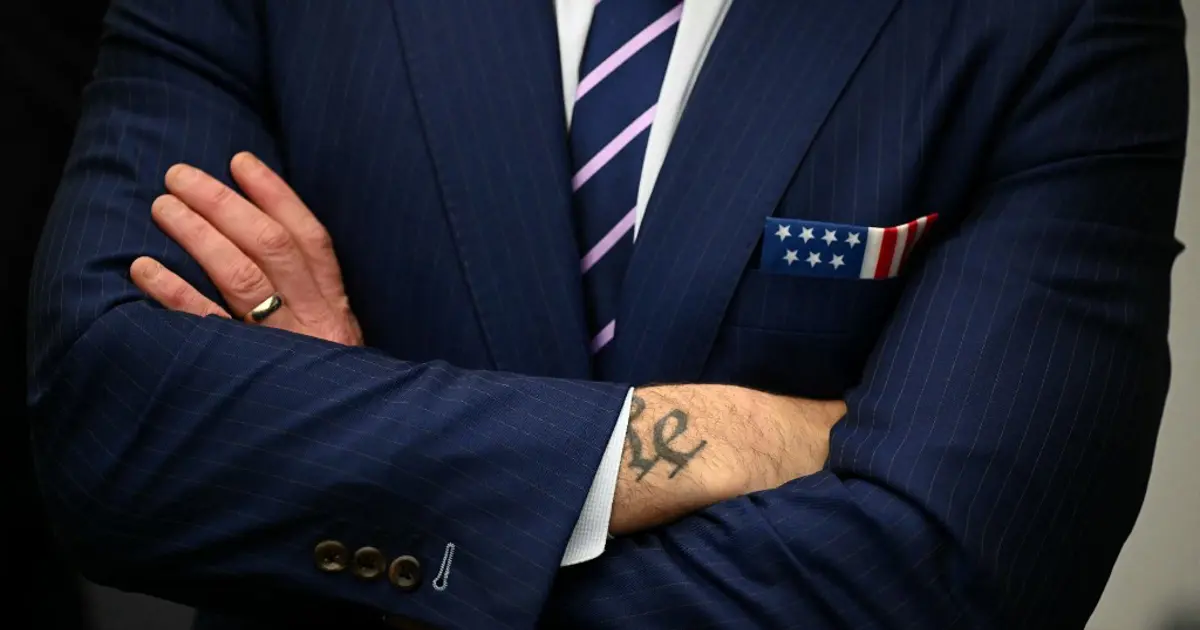 Haç, kılıç, kafir. ABD'nin Savaş Bakanı Hegseth'in dövmeleri ne anlama geliyor?