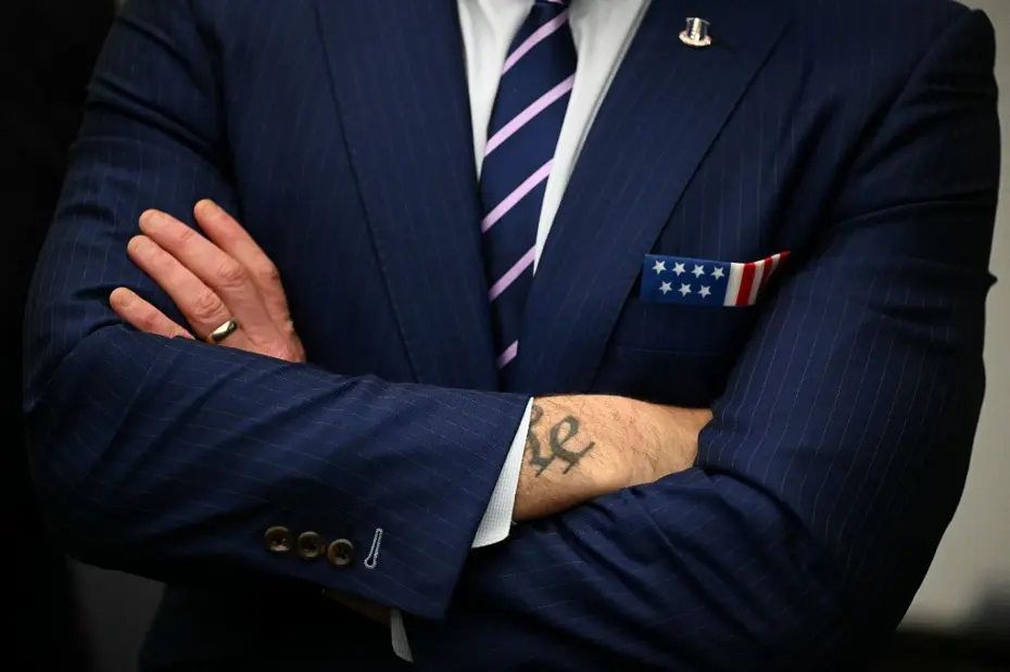 Haç, kılıç, kafir. ABD'nin Savaş Bakanı Hegseth'in dövmeleri ne anlama geliyor?