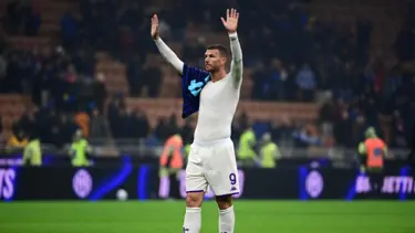 Edin Dzeko'dan Fiorentina taraftarlarına "Bu iş böyle olmaz" tepkisi