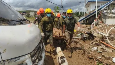 Fırtına üstüne fırtına: Filipinler'de süper tayfun 18 can aldı