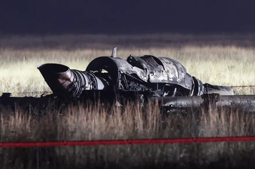 DÜŞEN UÇAĞIN MOTORU ANA GÖVDEYE YAKINDI VE TAMAMEN YANMIŞ DURUMDAYDI 5 DÜŞEN UÇAĞIN MOTORU ANA GÖVDEYE YAKINDI VE TAMAMEN YANMIŞ DURUMDAYDI 5