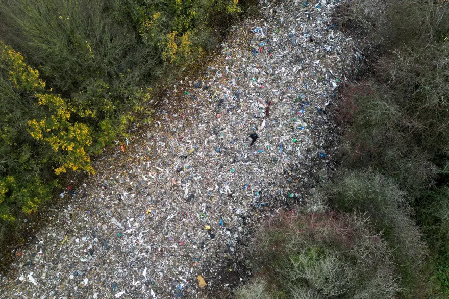 150 METRE UZUNLUĞUNDA, 15 METRE GENİŞLİĞİNDE 150 METRE UZUNLUĞUNDA, 15 METRE GENİŞLİĞİNDE