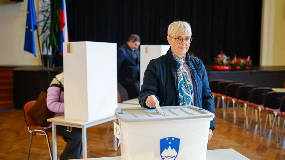 Slovenya referanduma gidiyor: 