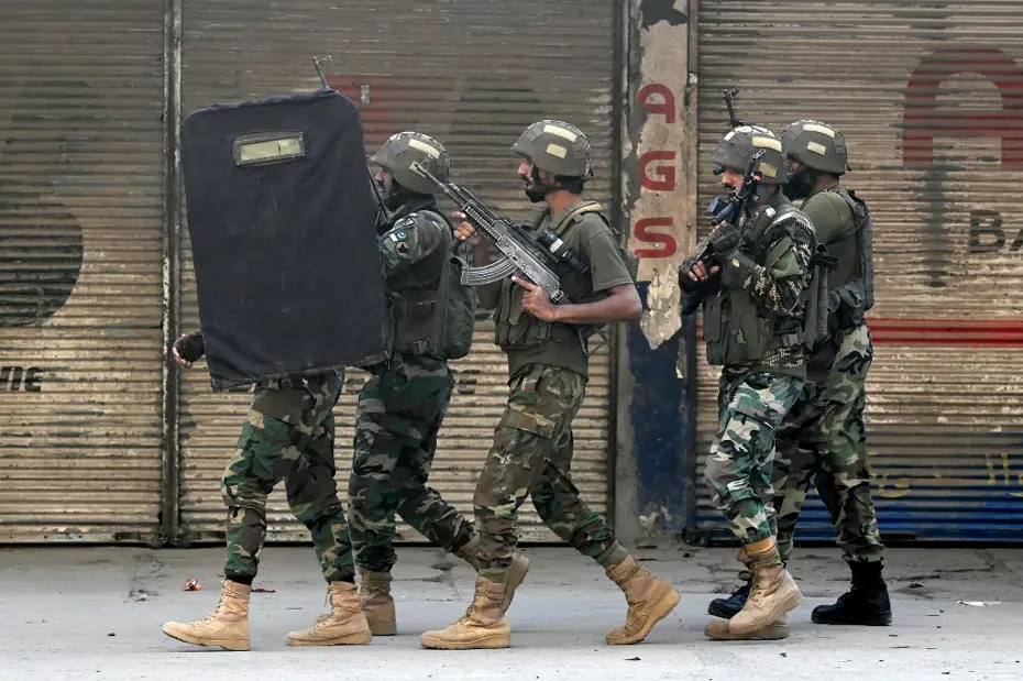 Pakistan'dan Afganistanlı sivillere saldırı: 10 ölü