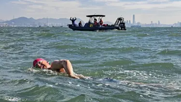 Hong Kong sularında 21 saatlik mücadele