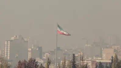 Tahran'da hava kirliliği okulları vurdu