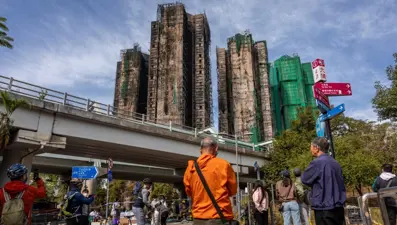 Hong Kong'daki yangında ölen 128 kişi için 3 gün yas ilan edildi