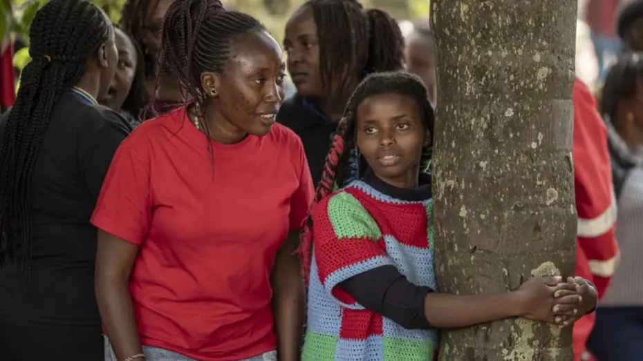 Ağaca 72 saat boyunca sarıldı, dünya rekoru kırdı