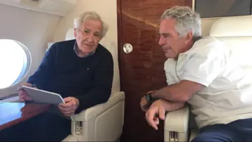 Noam Chomsky'nin eşinden Epstein özrü. "Büyük bir hata yaptık"