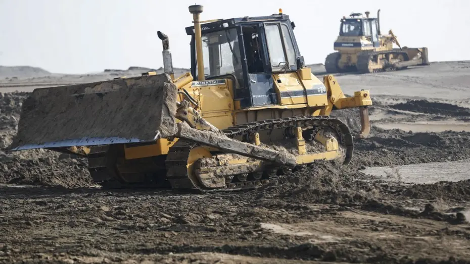 Irak kum fırtınalarına karşı alarmda. Çöle kil seriliyor