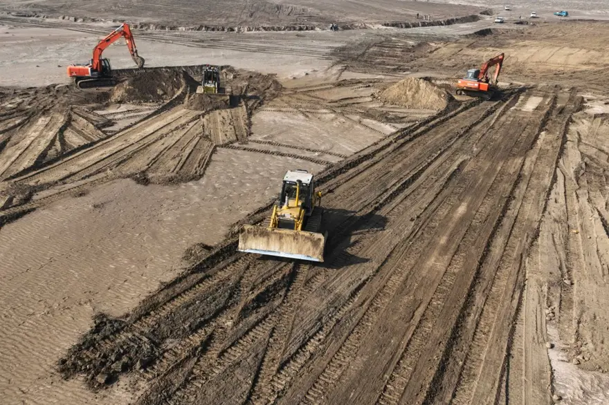 KUM FIRTINALARI IRAK YAŞAMINI FELÇ EDİYOR 