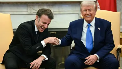 "Grönland konusunda ne yaptığını anlamıyorum" Macron'un mesajını Trump sosyal medyada paylaştı