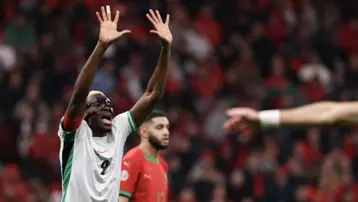 Osimhen penaltılara 2 dakika kala oyundan alındı, taraftar yıkıldı