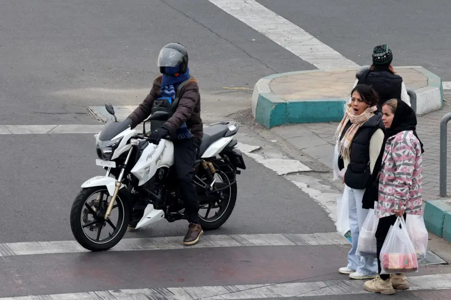 İran’da kadınlar artık motosiklet kullanabilecek