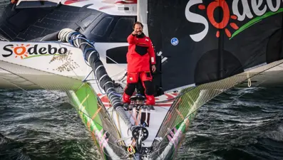 40 günde devr-i alem, Fransız denizci rekor kırdı