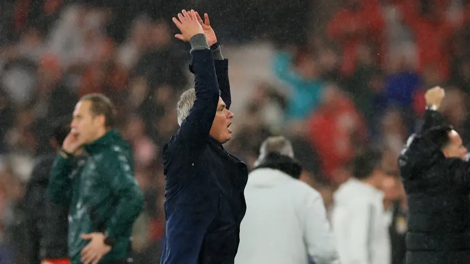 Fenerbahçe’dekine benzer senaryo, Mourinho saha kenarında coştu. “Beni o zaman öldürürsünüz”