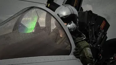 Jeti düşürülen pilotlar ne şekilde hayatta kalır? Eski askerler anlattı