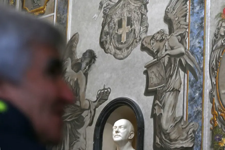 Roma'da restorasyon tartışması. Melek figürü restorasyondan sonra Meloni'ye benzetildi 3 Roma'da restorasyon tartışması. Melek figürü restorasyondan sonra Meloni'ye benzetildi 3