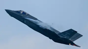 Hollandalı savunma bakanı: "F-35'leri iPhone gibi hackleyebilirsiniz"