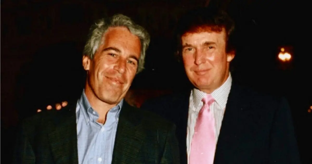 Epstein kendini “Beyaz Saray muhbiri” gibi tanıtmış. Yazışmaları ortaya çıktı