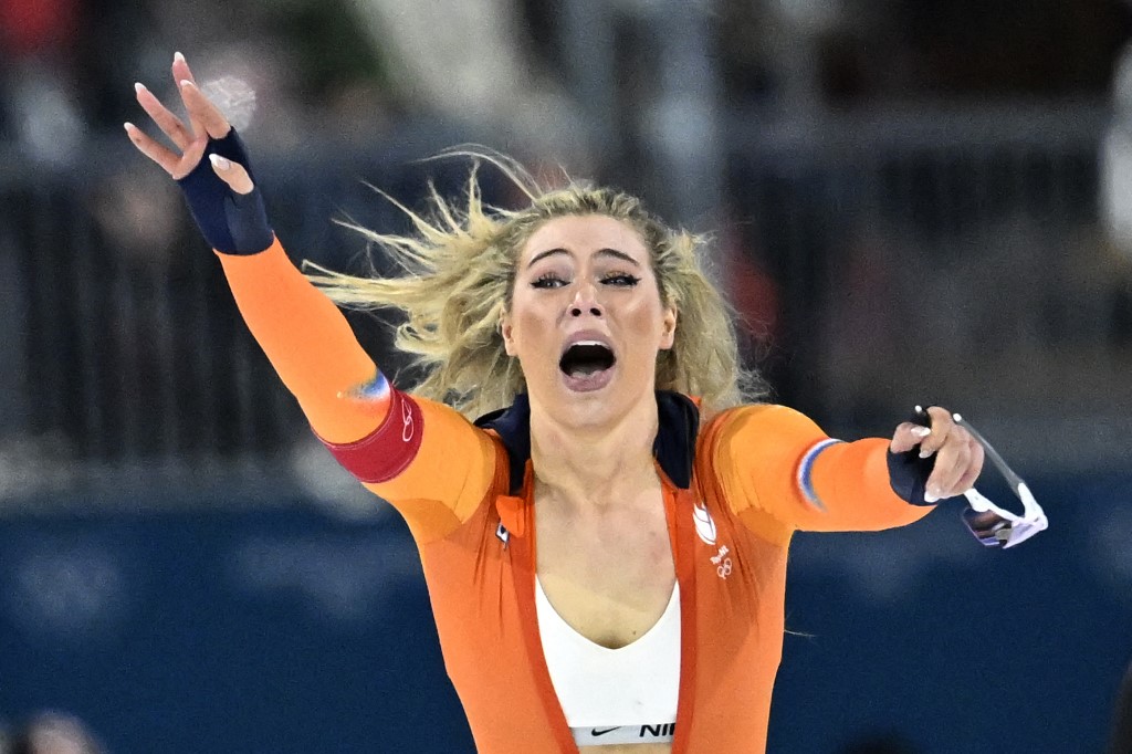 Tüm dünyada gündem olan sporcu olay olan kıyafetini satacak, gelirini bağışlayacak
