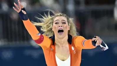 Tüm dünyada gündem olan sporcu olay olan kıyafetini satacak, gelirini bağışlayacak