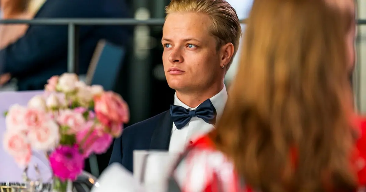 Mağdurlar tecavüz ile suçluyor. Norveç Prensesi'nin oğlu çizim yapıyor