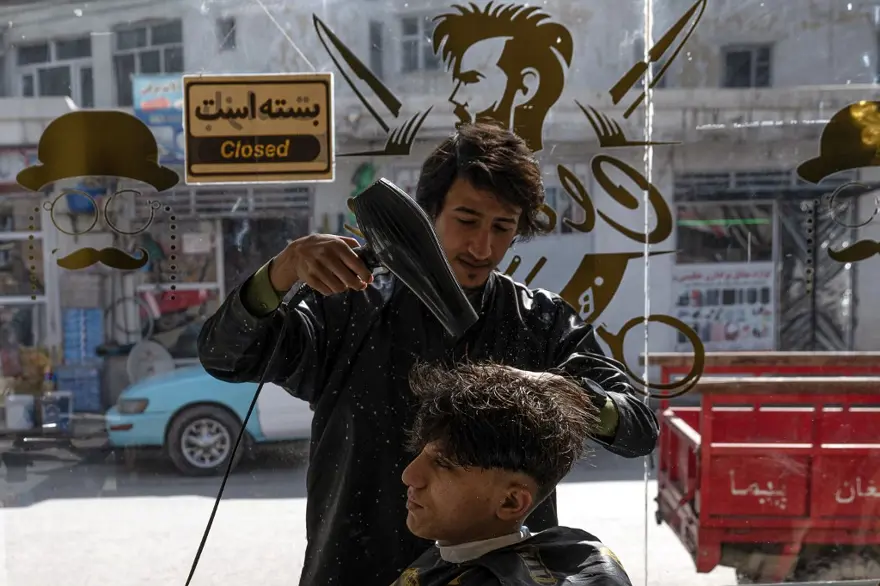 SAKALIN UZUN OLMASI ARTIK ZORUNLU 