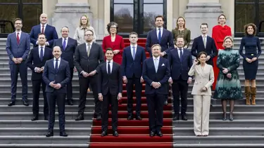 Hollanda'da yepyeni devlet üyeleri yemin ederek vazifee başladı