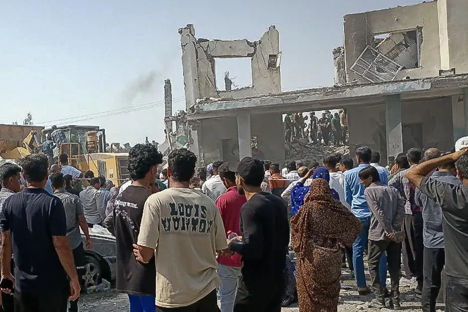 ABD ve İsrail'in İran'a saldırılarında bir ayda 281 öğrenci ve öğretmen öldü