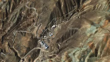 Uydudan görüntülendi. İran'ın yeraltı füze şehirleri hedefte