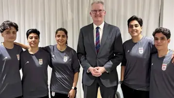 İran milli takımından 3 kadın futbolcu iltica başvurusundan vazgeçti