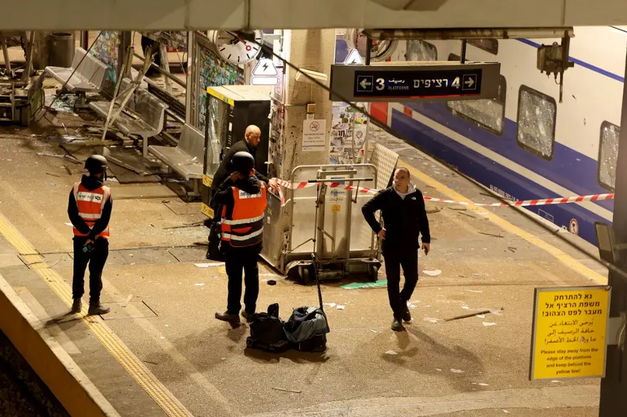 TEL AVİV'DE BİRÇOK NOKTADA HASAR OLUŞTU 2