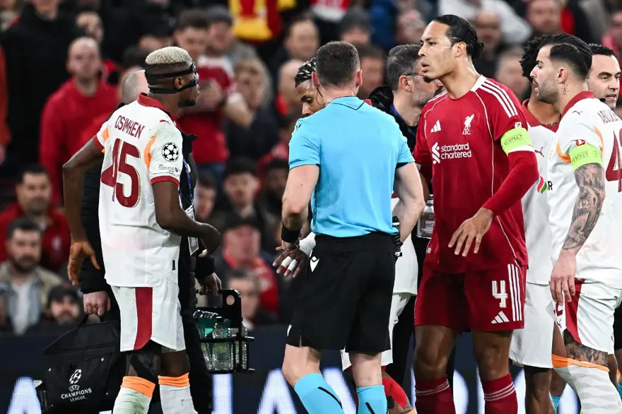 OSIMHEN'İN KOLUNDA KIRIK VAR 4