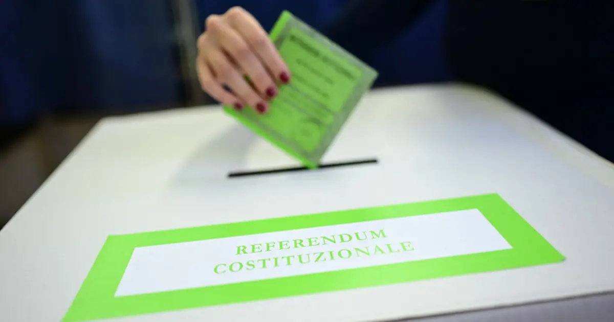 Avrupa'da sandıklar kuruldu: İtalya'da referandum, Slovenya'da seçim