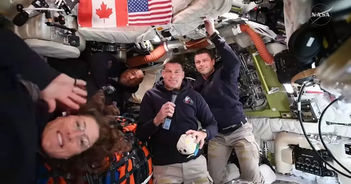 Ay yolculuğunda yaşam nasıl? "Uzayda kamp yapmak gibi"